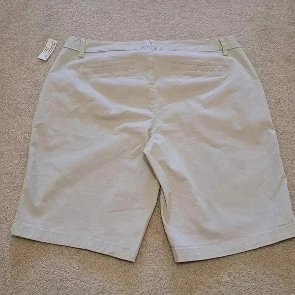 New Ladies Bermuda Shorts | 2 pairs | Size 10 | Black Beige  | Amazon Essentials - Picture 6 of 14